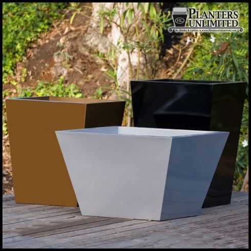Planter colors in simple colors from calm neutral to bold